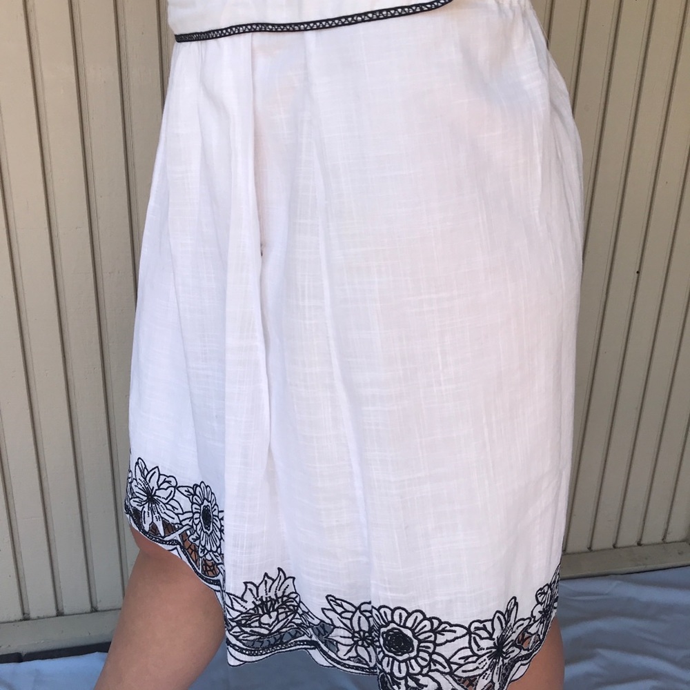 BCBG Maxazria Skirt w/ Black Embroidered Flowers
